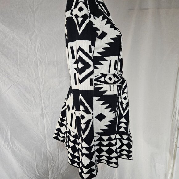 Black/White Sweater - Picture 3 of 6